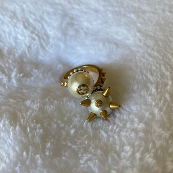 AUTHENTIC Gucci Enamel Pearl and Stud Ring